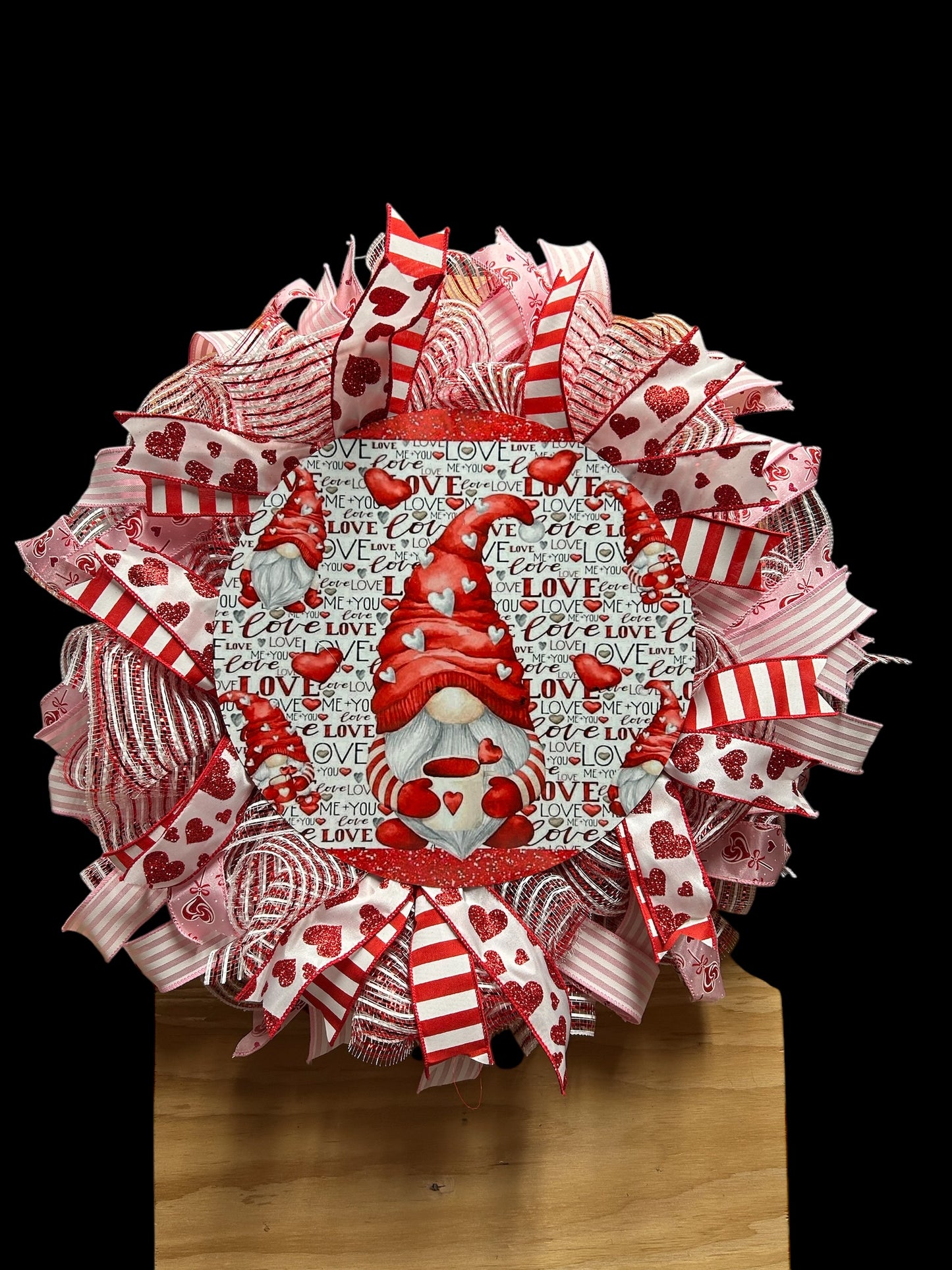 Gnome Valentine Mesh Wreath